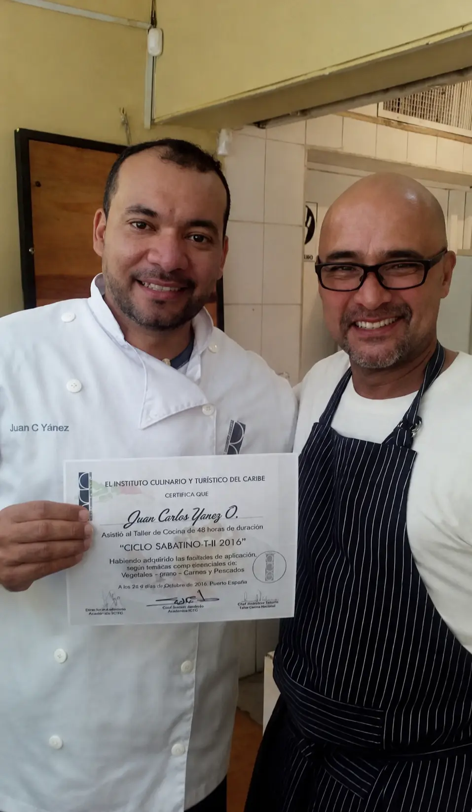 Juan Carlos Yanez junto al chef Sumito Estévez