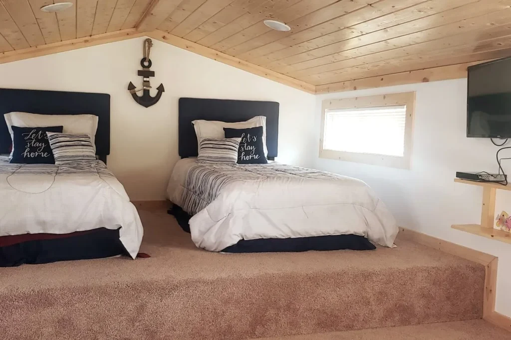 lake airbnb 18
